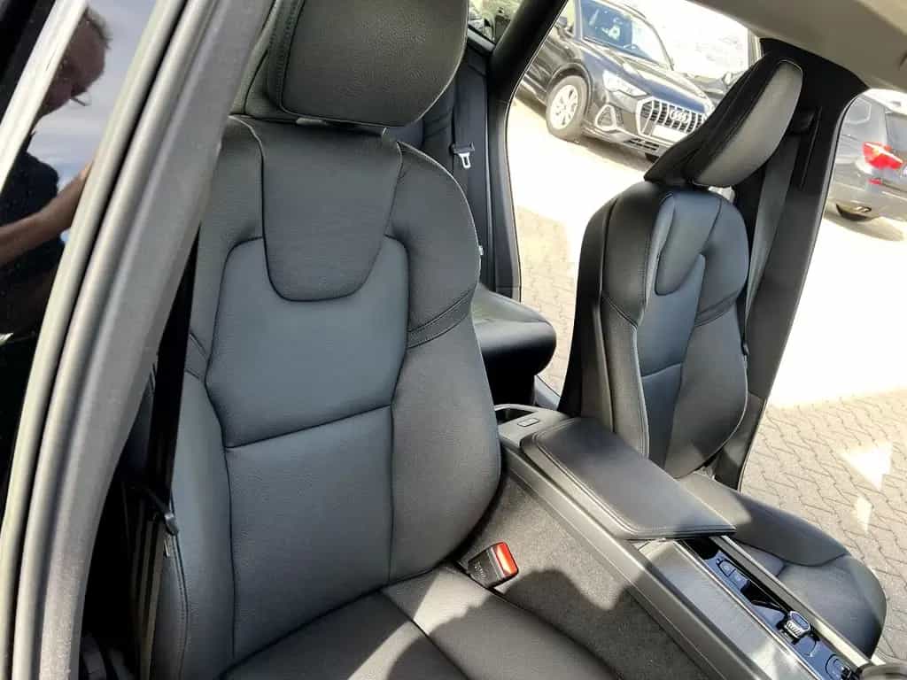 Volvo XC60 B4 Core *LED Navi Leder AHK ACC DAB* 12/2022-photo-22