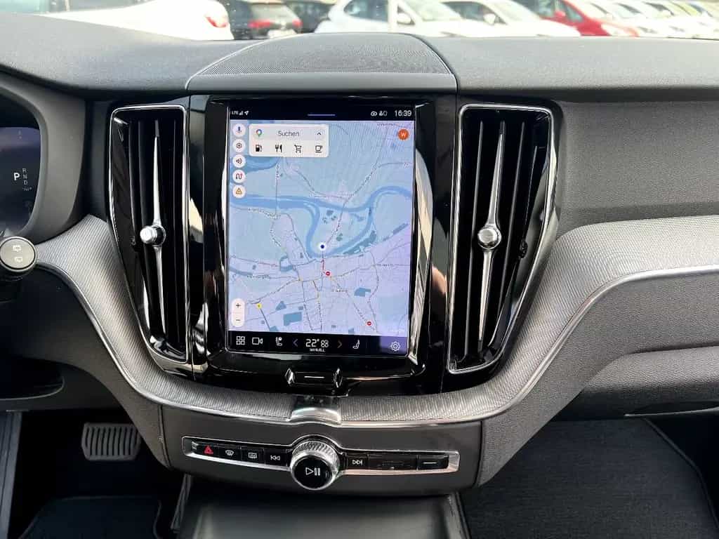 Volvo XC60 B4 Core *LED Navi Leder AHK ACC DAB* 12/2022-photo-25
