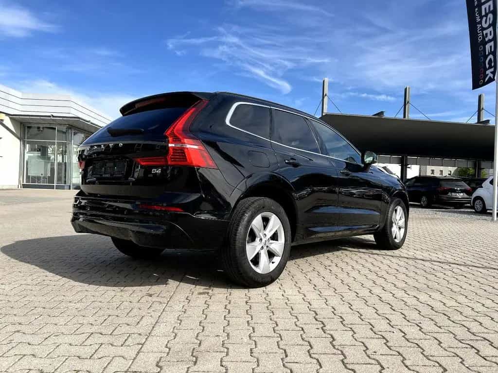 Volvo XC60 B4 Core *LED Navi Leder AHK ACC DAB* 12/2022-photo-3