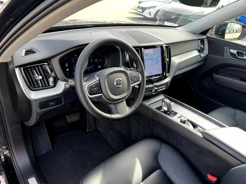 Volvo XC60 B4 Core *LED Navi Leder AHK ACC DAB* 12/2022-photo-9