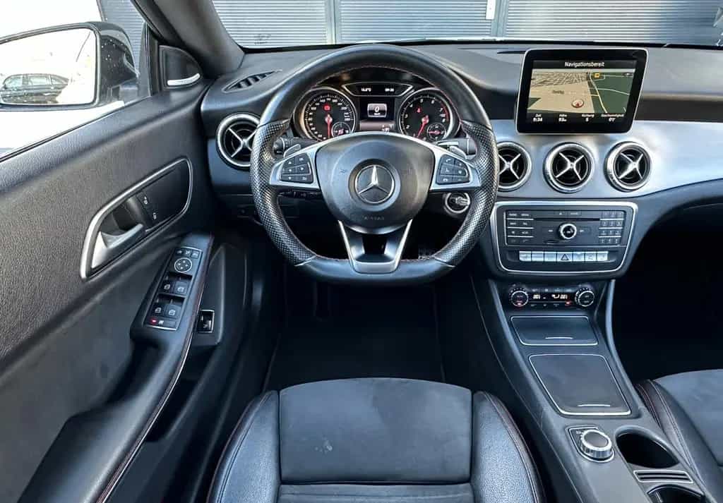 Mercedes-Benz CLA 200 *AMG-LINE*PANO*H&K*NIGHT*SHZ*NAVI*KAMERA* 11/2016-photo-10