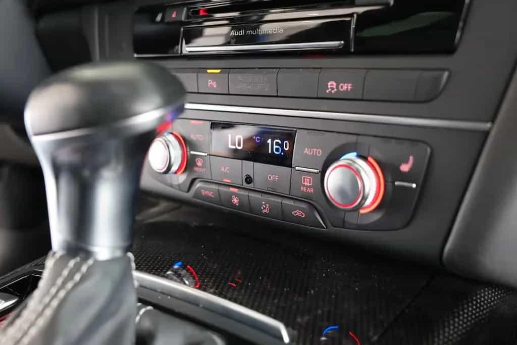 Audi S6 Lim. 4.0 TFSI quattro HUD*B&O 3d*Carbon*360 06/2015-photo-28