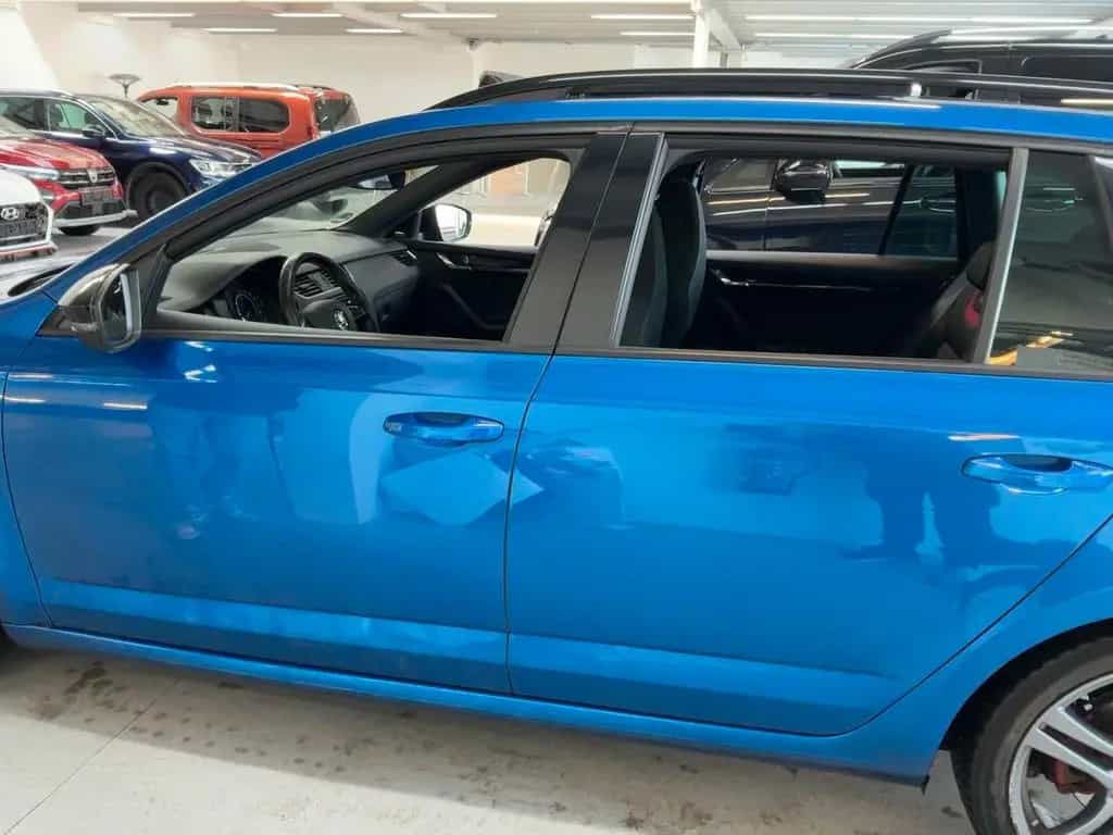 Skoda Octavia Combi RS DSG Panorama+LED+Navi+AHK+AAC 10/2017-photo-1