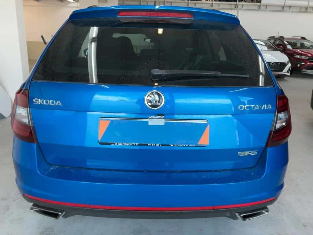 Skoda Octavia Combi RS DSG Panorama+LED+Navi+AHK+AAC 10/2017-photo-3