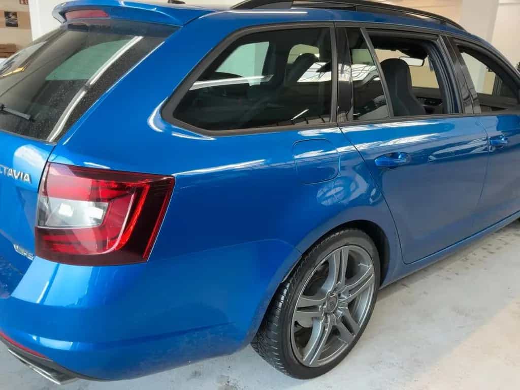 Skoda Octavia Combi RS DSG Panorama+LED+Navi+AHK+AAC 10/2017-photo-4