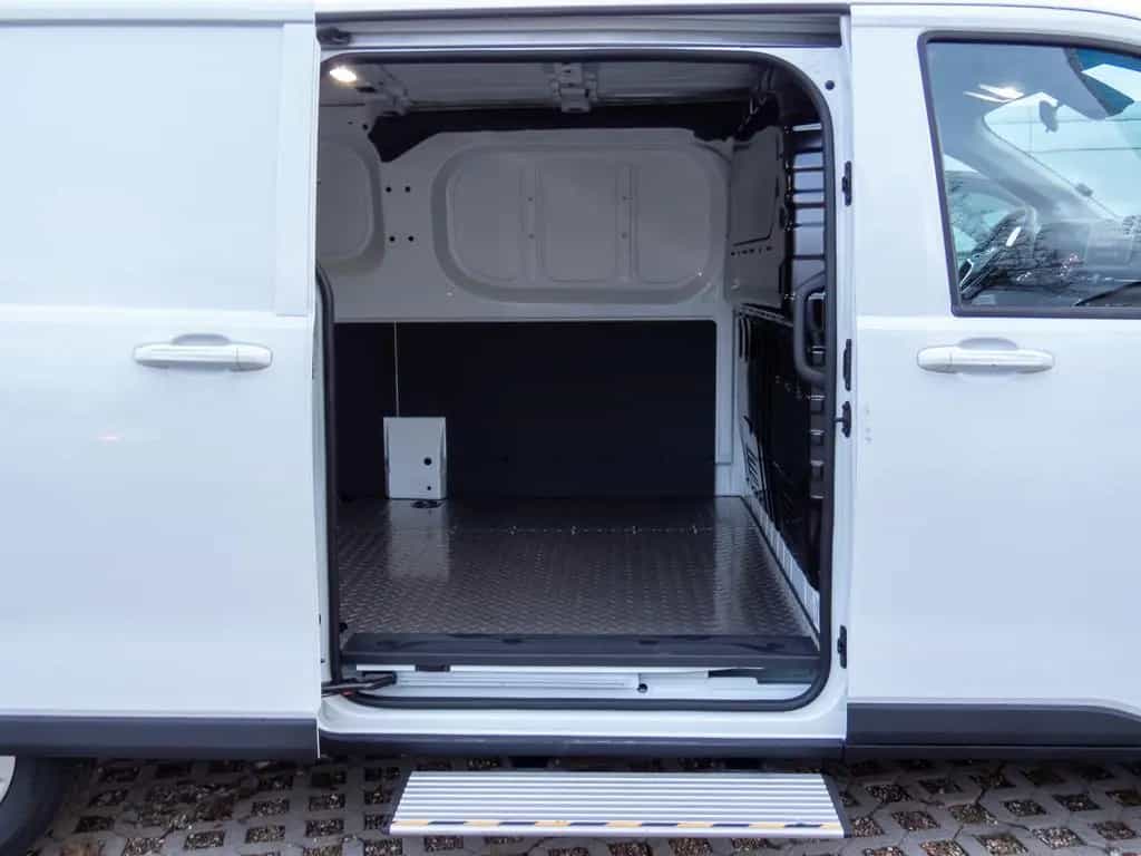 Maxus Deliver 7 Diesel L2 H1 FWD Luxury LED Kamera SHZ null-photo-14