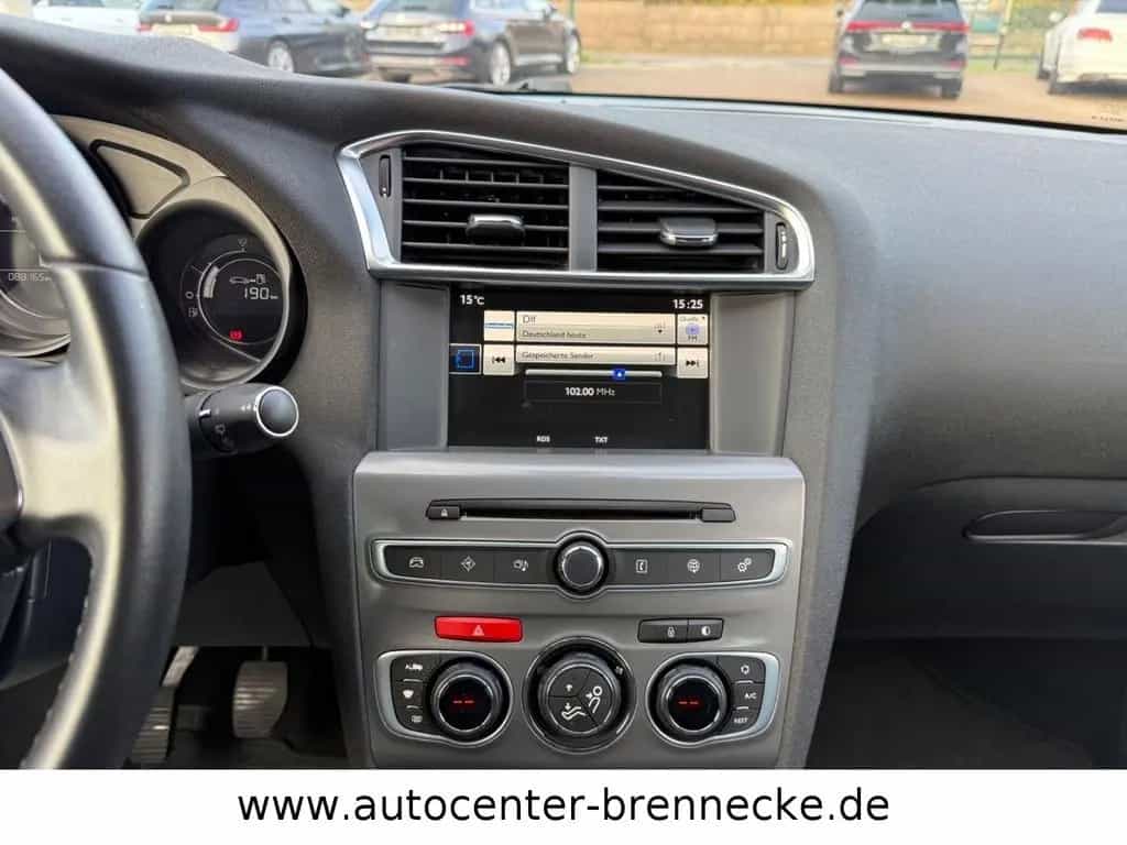 Citroën C4 1.2 Pure Tech 110 Selection HU 09/2027 06/2015-photo-13