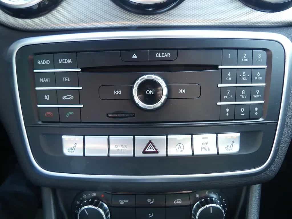 Mercedes-Benz A 180 Autom. AMG XENON/NAVI/KAMERA 07/2017-photo-6