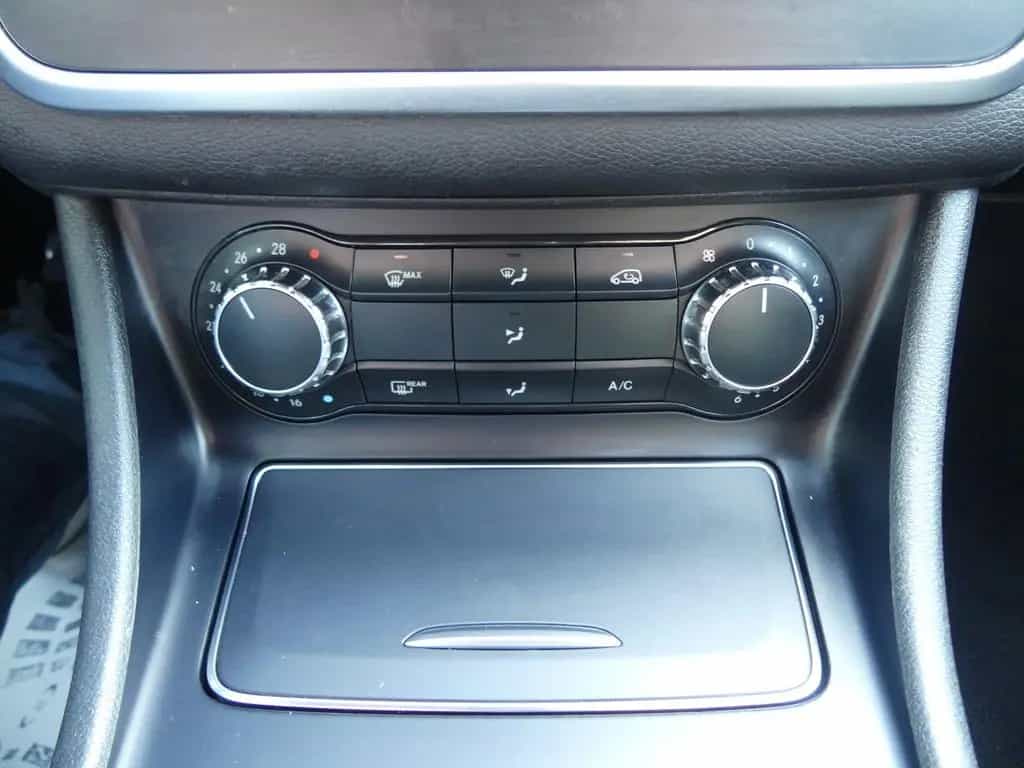 Mercedes-Benz A 180 Autom. AMG XENON/NAVI/KAMERA 07/2017-photo-7