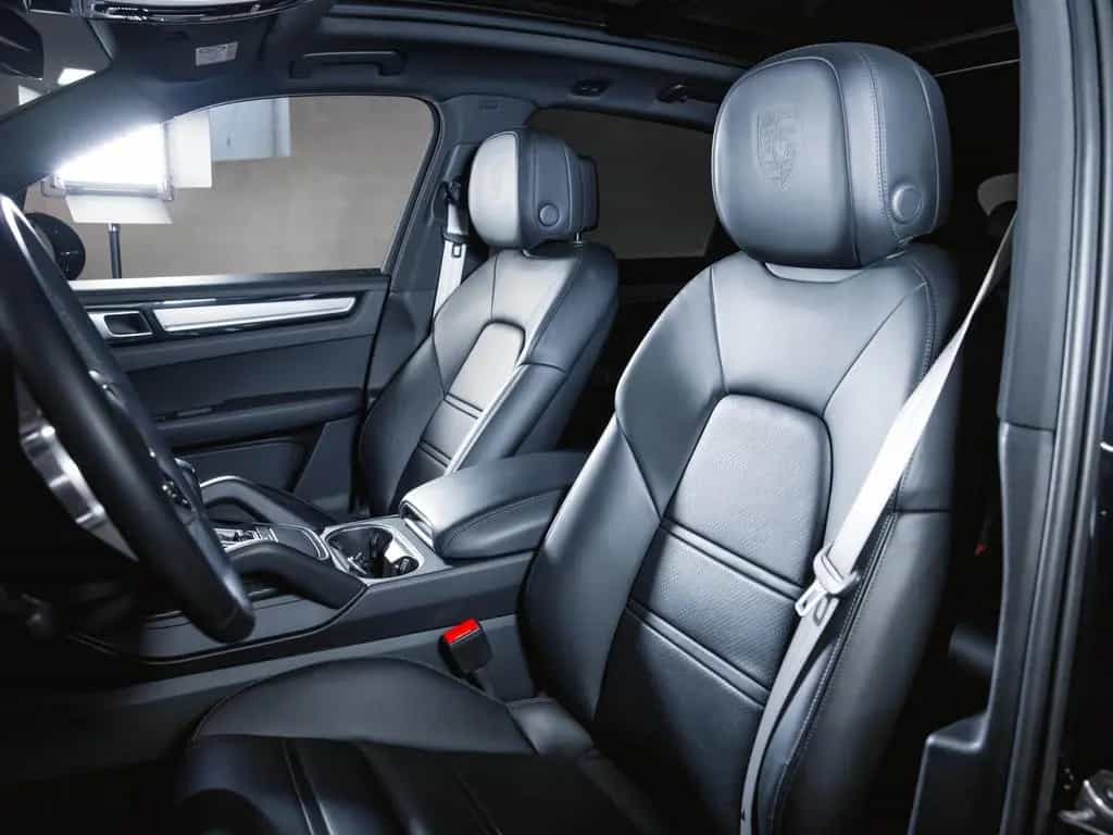 Porsche Cayenne Platinum Edition Luftfederung 06/2022-photo-14