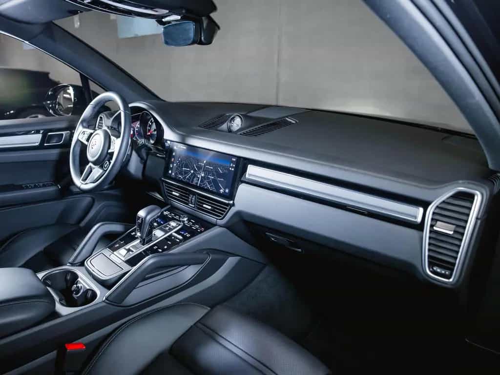 Porsche Cayenne Platinum Edition Luftfederung 06/2022-photo-17