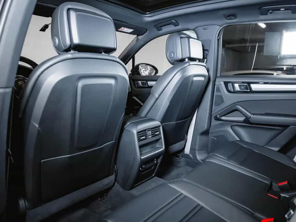 Porsche Cayenne Platinum Edition Luftfederung 06/2022-photo-21