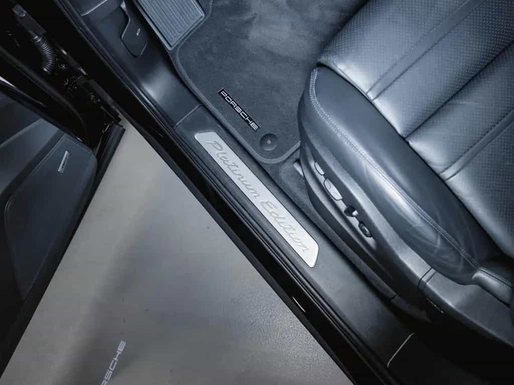Porsche Cayenne Platinum Edition Luftfederung 06/2022-photo-24