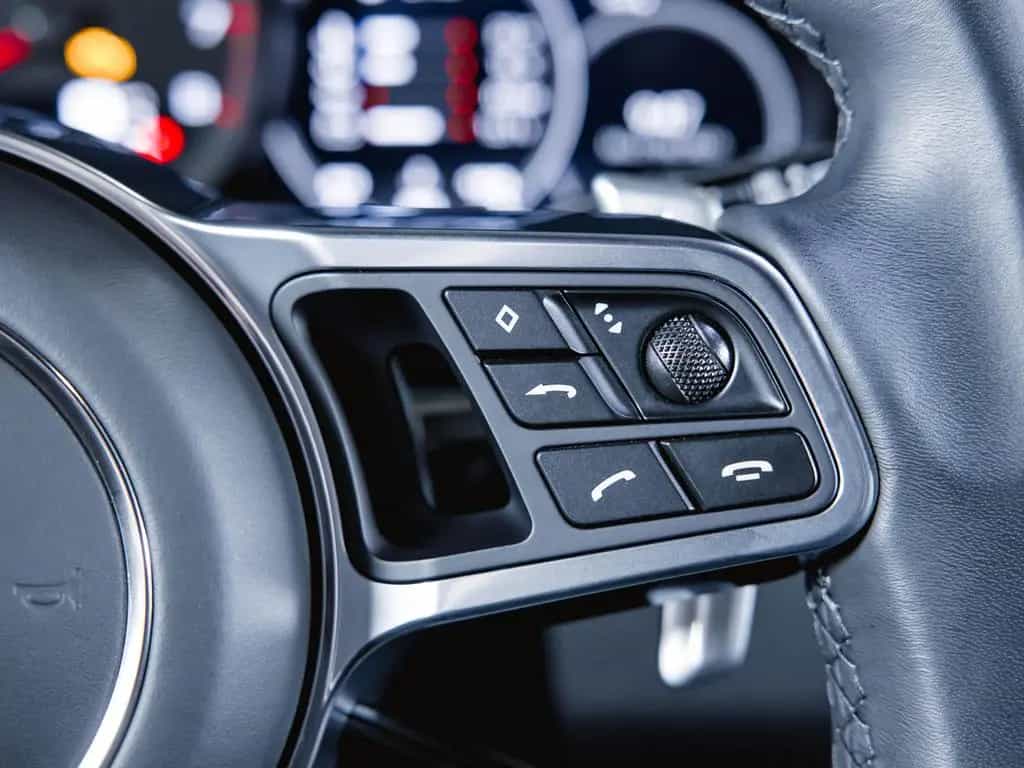 Porsche Cayenne Platinum Edition Luftfederung 06/2022-photo-30
