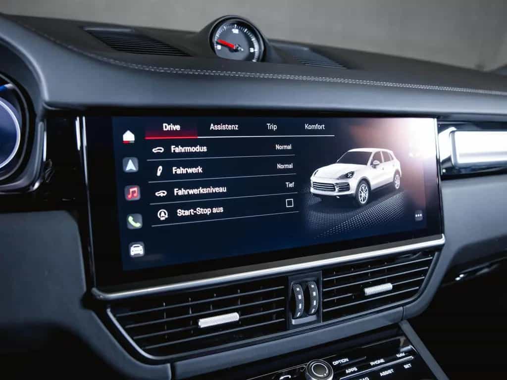 Porsche Cayenne Platinum Edition Luftfederung 06/2022-photo-35