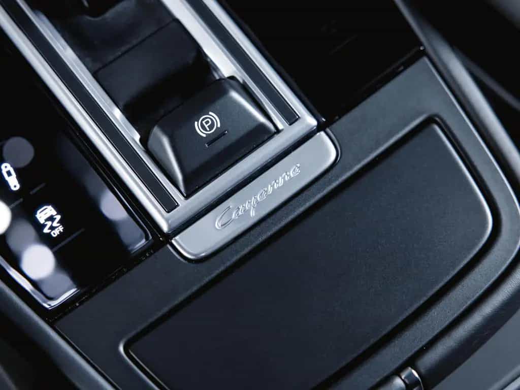 Porsche Cayenne Platinum Edition Luftfederung 06/2022-photo-39