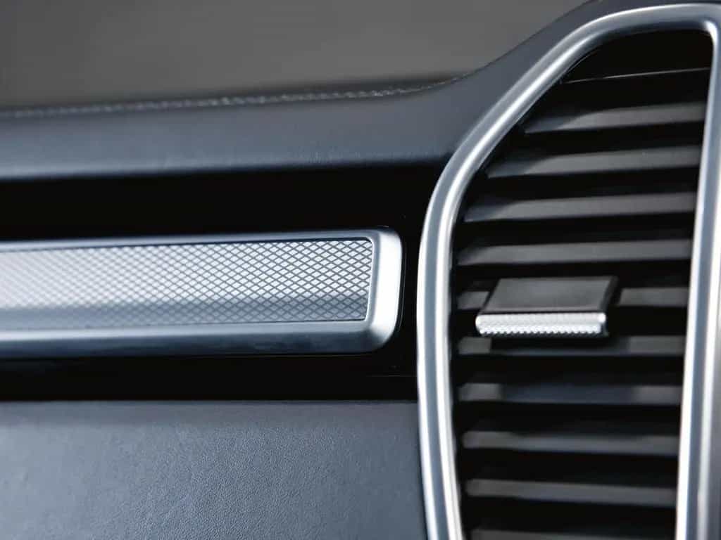 Porsche Cayenne Platinum Edition Luftfederung 06/2022-photo-40