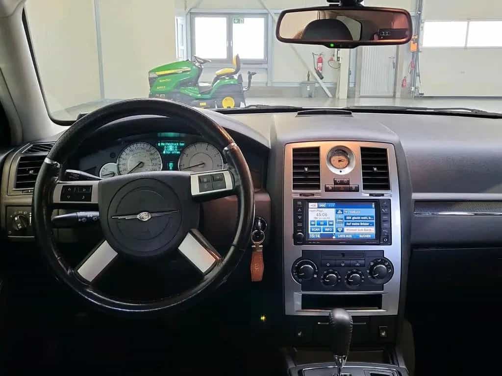 Chrysler 300C SRT Design 3.0 CRD 03/2011-photo-8