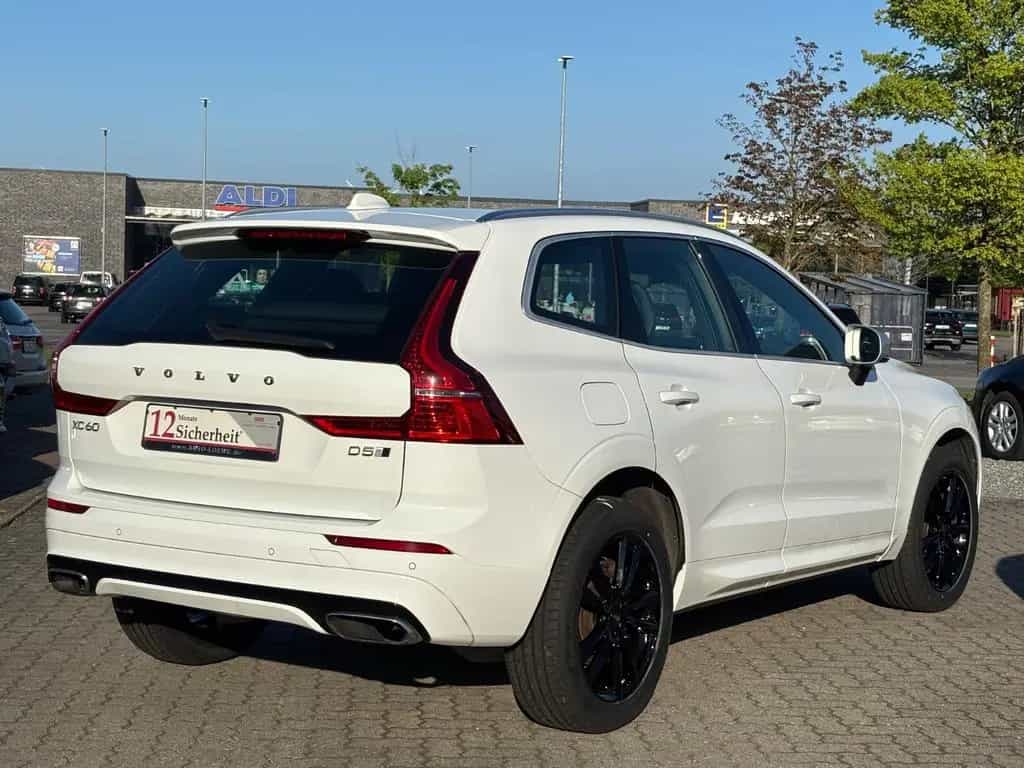 Volvo XC60 AWD R-DESIGN LEDER MEMORY SPUR TOT HUD ACC 07/2017-photo-2