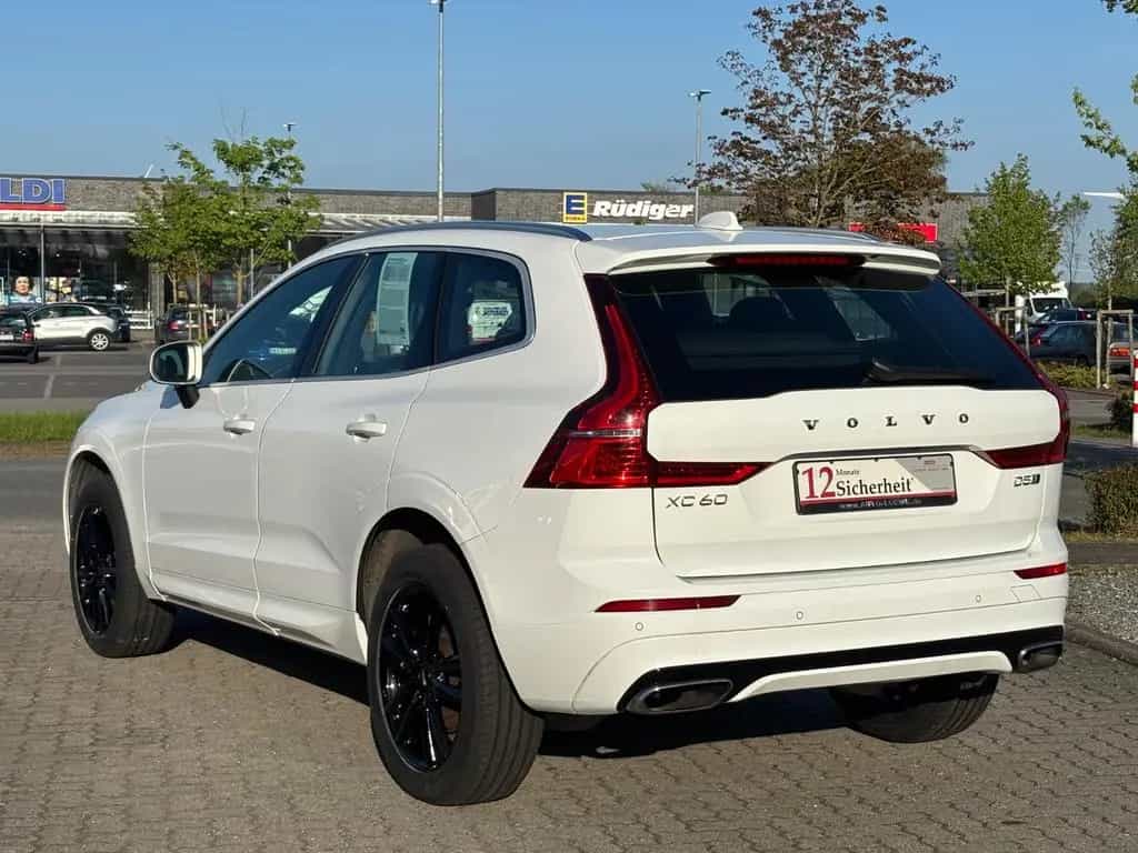 Volvo XC60 AWD R-DESIGN LEDER MEMORY SPUR TOT HUD ACC 07/2017-photo-3