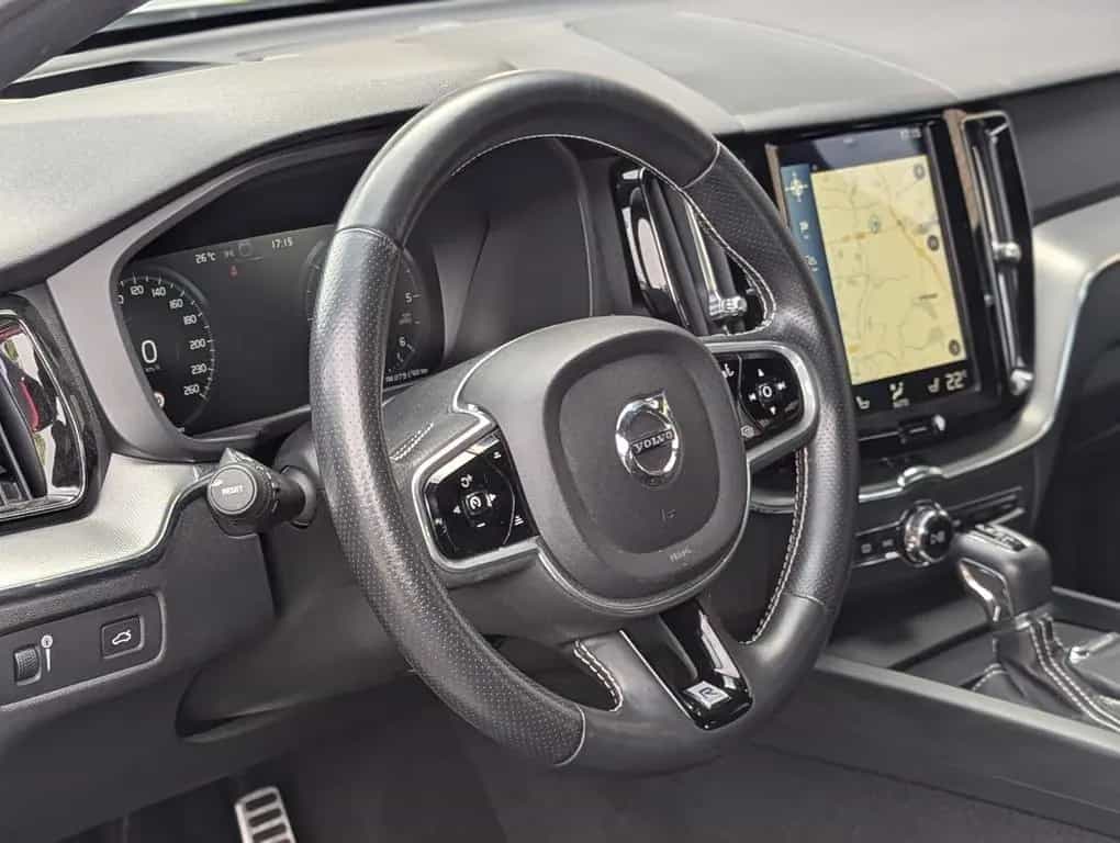 Volvo XC60 AWD R-DESIGN LEDER MEMORY SPUR TOT HUD ACC 07/2017-photo-5
