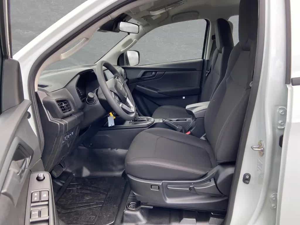 Isuzu D-Max 1.9 DOUBLE CAB L #ALLRAD #KLIMA #KAMERA #A null-photo-4
