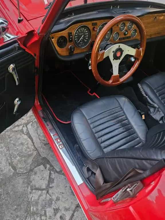 Triumph TR6 04/1976-photo-1