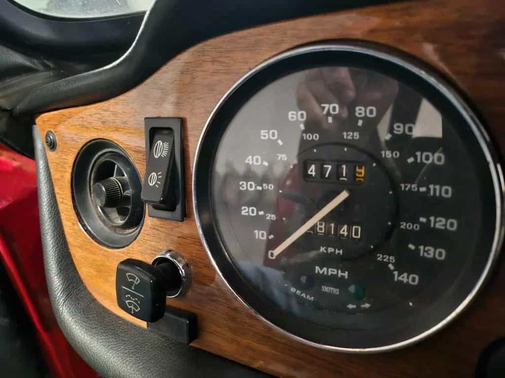 Triumph TR6 04/1976-photo-12