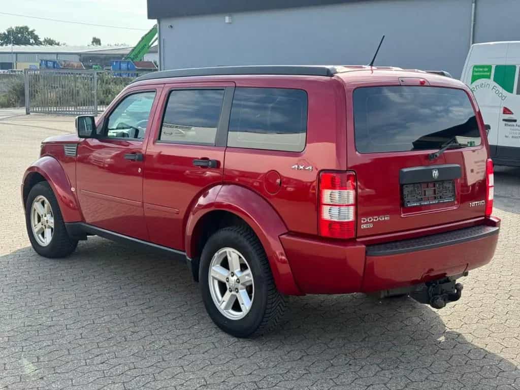Dodge Nitro SE 4WD 2.8 130kW AHK - TÜV+ZAHNRIEMEN NEU 03/2010-photo-2