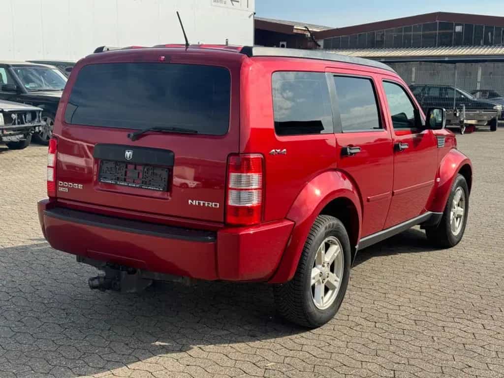 Dodge Nitro SE 4WD 2.8 130kW AHK - TÜV+ZAHNRIEMEN NEU 03/2010-photo-4