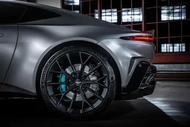 Aston Martin V8 Vantage MY25 BOWERS&WILKINS|SAMMLERFAHRZEUG 09/2024-photo-10