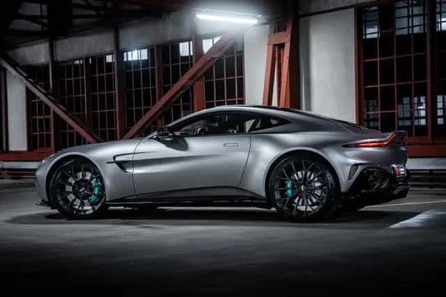 Aston Martin V8 Vantage MY25 BOWERS&WILKINS|SAMMLERFAHRZEUG 09/2024-photo-17
