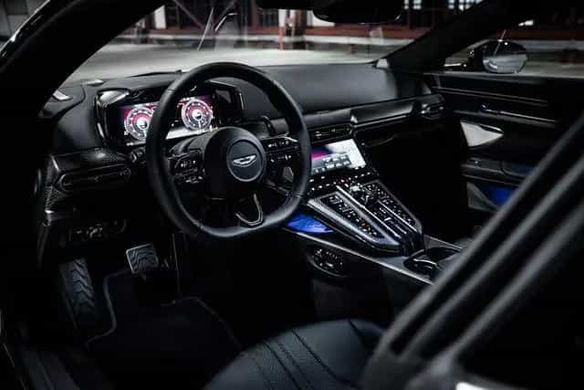 Aston Martin V8 Vantage MY25 BOWERS&WILKINS|SAMMLERFAHRZEUG 09/2024-photo-22