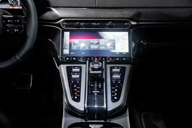Aston Martin V8 Vantage MY25 BOWERS&WILKINS|SAMMLERFAHRZEUG 09/2024-photo-27