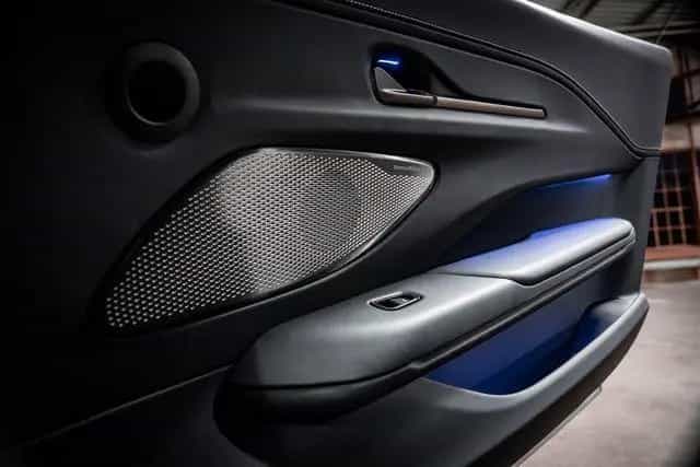 Aston Martin V8 Vantage MY25 BOWERS&WILKINS|SAMMLERFAHRZEUG 09/2024-photo-29