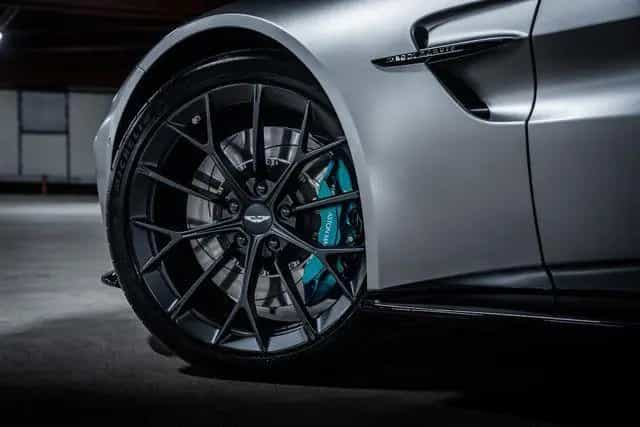 Aston Martin V8 Vantage MY25 BOWERS&WILKINS|SAMMLERFAHRZEUG 09/2024-photo-6