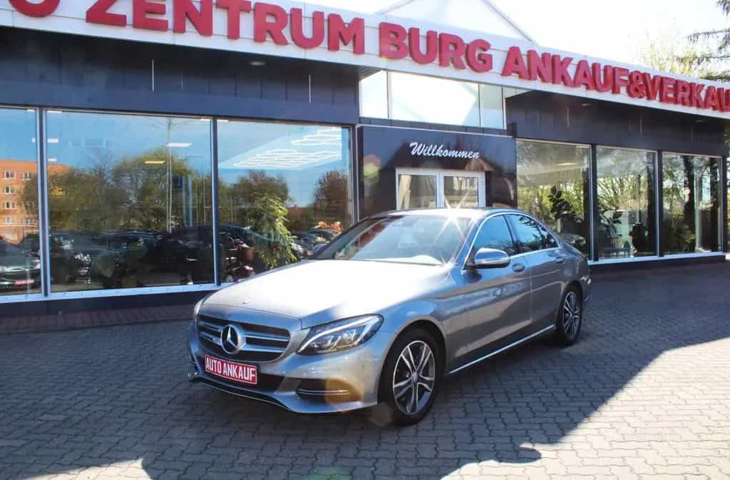 Mercedes-Benz C 180 CGI Limousine LED NAVI Standheiz Scheckhef 03/2015-photo-1