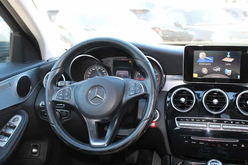 Mercedes-Benz C 180 CGI Limousine LED NAVI Standheiz Scheckhef 03/2015-photo-15