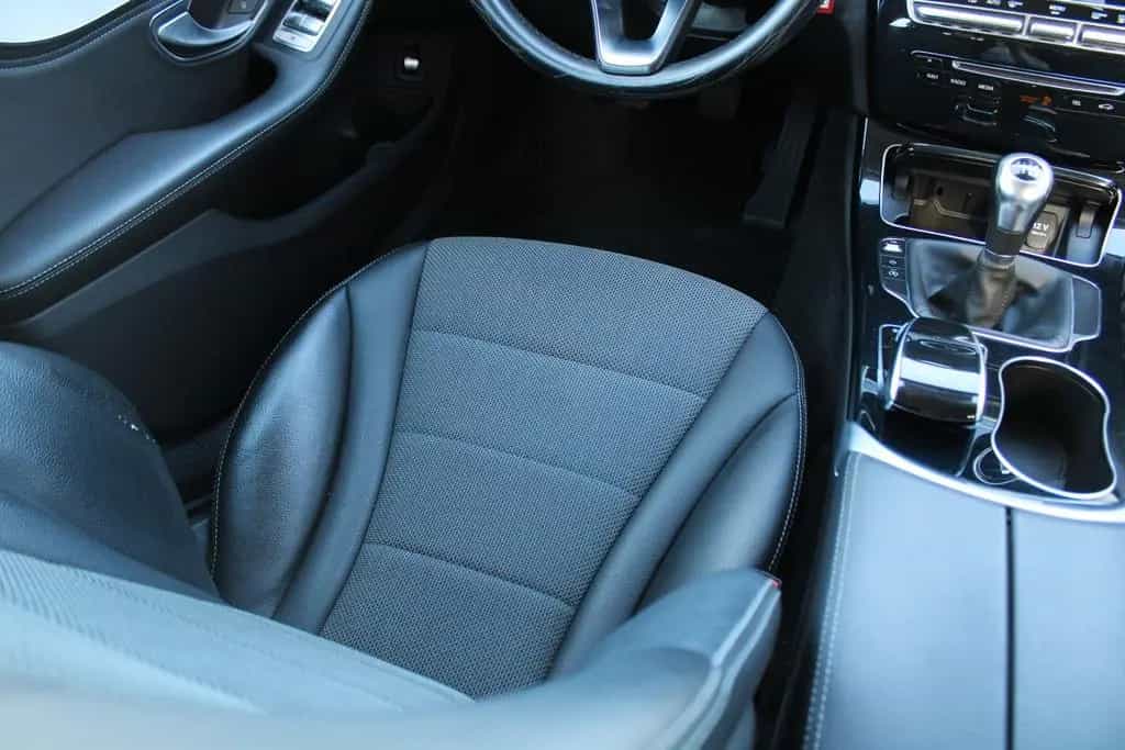 Mercedes-Benz C 180 CGI Limousine LED NAVI Standheiz Scheckhef 03/2015-photo-17