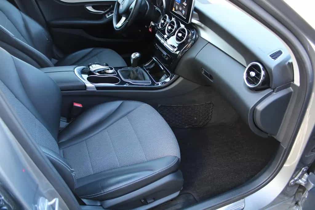Mercedes-Benz C 180 CGI Limousine LED NAVI Standheiz Scheckhef 03/2015-photo-19
