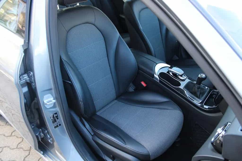 Mercedes-Benz C 180 CGI Limousine LED NAVI Standheiz Scheckhef 03/2015-photo-20