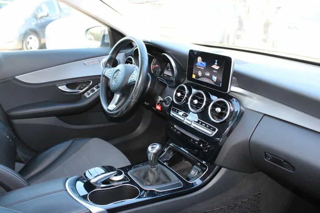 Mercedes-Benz C 180 CGI Limousine LED NAVI Standheiz Scheckhef 03/2015-photo-21