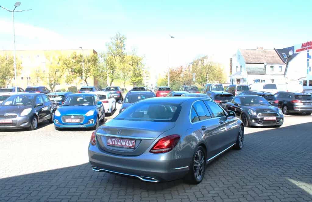 Mercedes-Benz C 180 CGI Limousine LED NAVI Standheiz Scheckhef 03/2015-photo-5