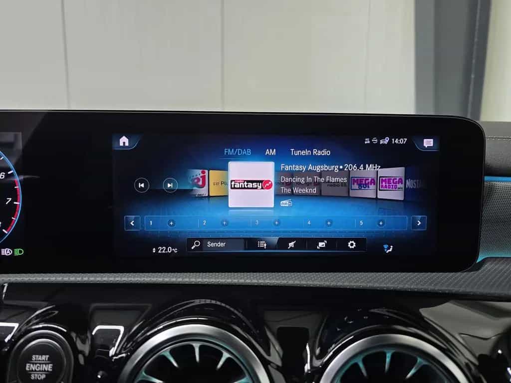 Mercedes-Benz CLA 250 SB 4-Matic AMG *Pano*ACC*HuD*LED* 08/2021-photo-28