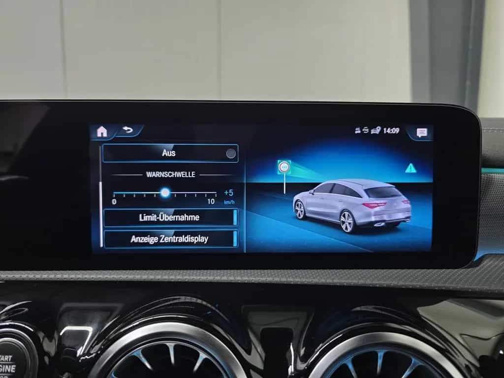 Mercedes-Benz CLA 250 SB 4-Matic AMG *Pano*ACC*HuD*LED* 08/2021-photo-35