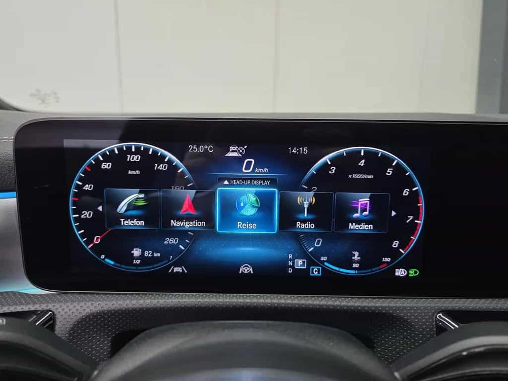 Mercedes-Benz CLA 250 SB 4-Matic AMG *Pano*ACC*HuD*LED* 08/2021-photo-36