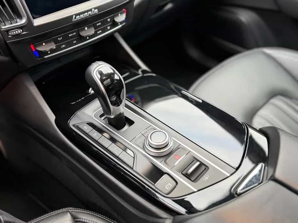 Maserati Levante GranLusso Pan. 22 Zol.Luftf.Voll Voll 06/2019-photo-24