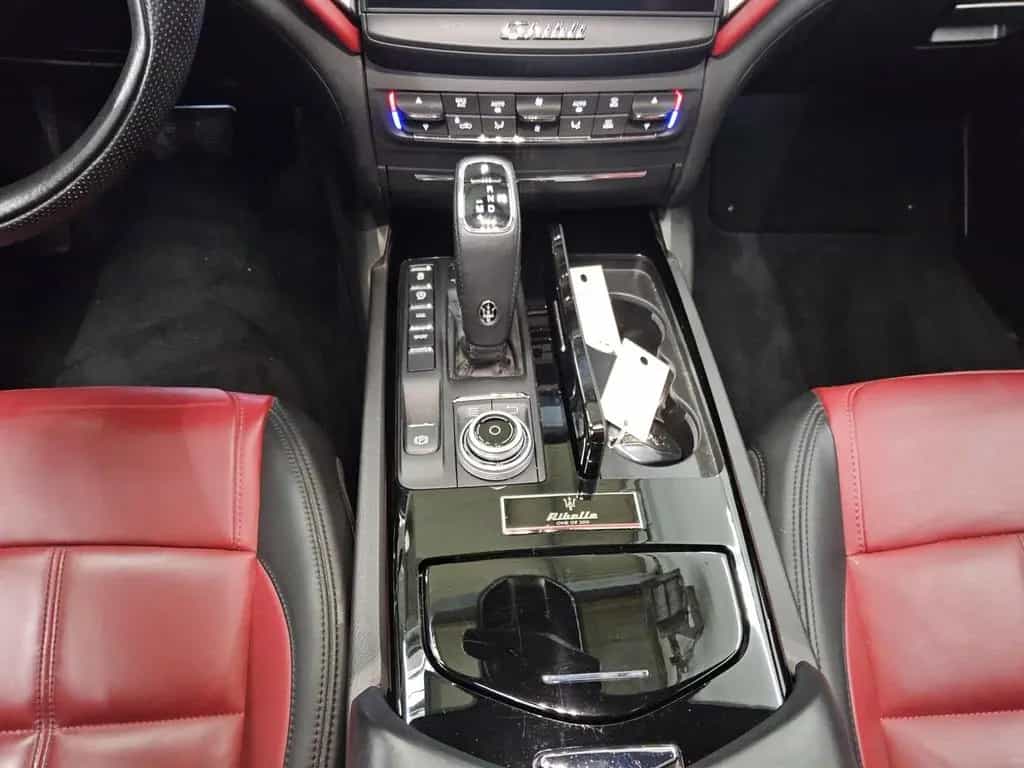 Maserati Ghibli 3.0 V6 Leder Navi Schiebedach Kamera 06/2019-photo-5