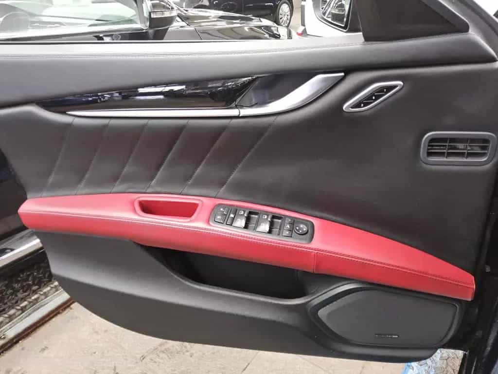 Maserati Ghibli 3.0 V6 Leder Navi Schiebedach Kamera 06/2019-photo-7