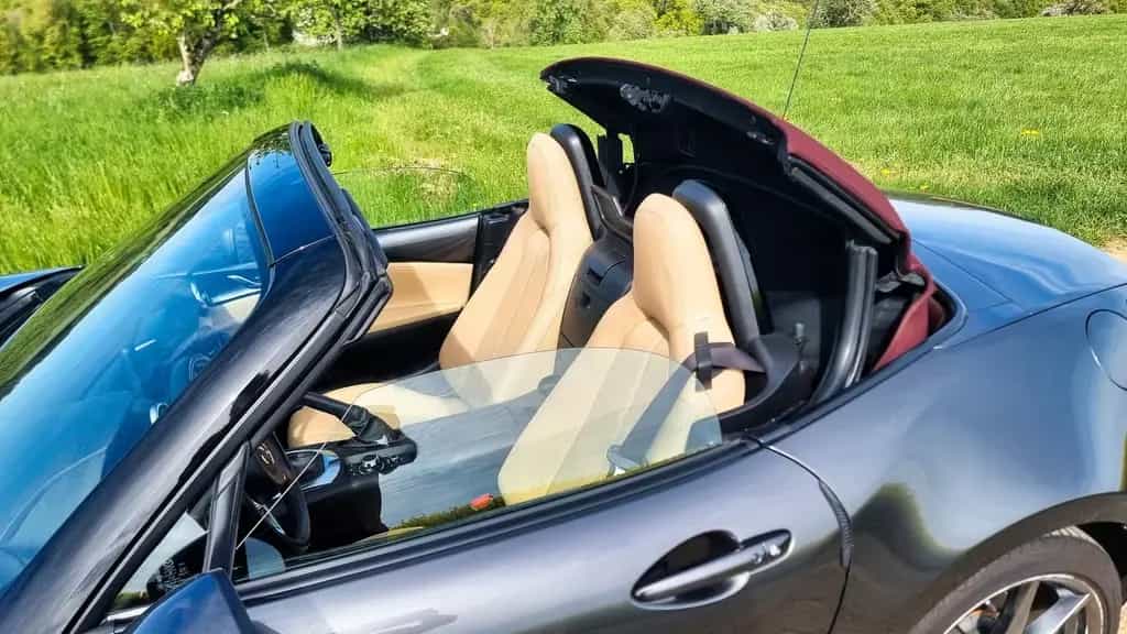 Mazda MX-5 2.0 SKYACTIV-G 160 Sakura 03/2018-photo-10